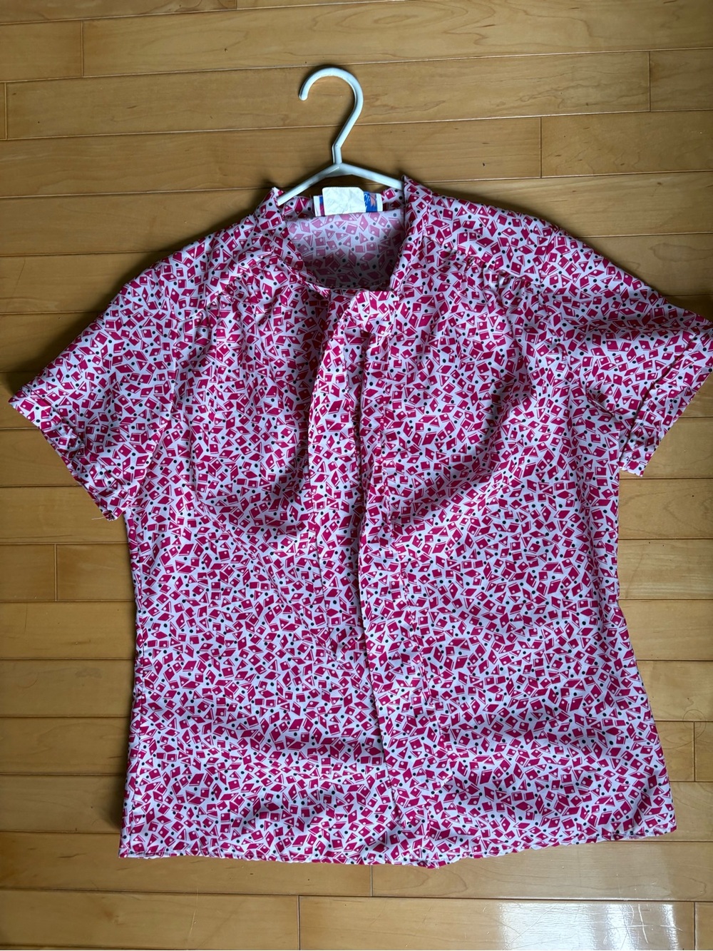 Vintage Casual Short-Sleeve Button-Down Shirt in Red Pattern